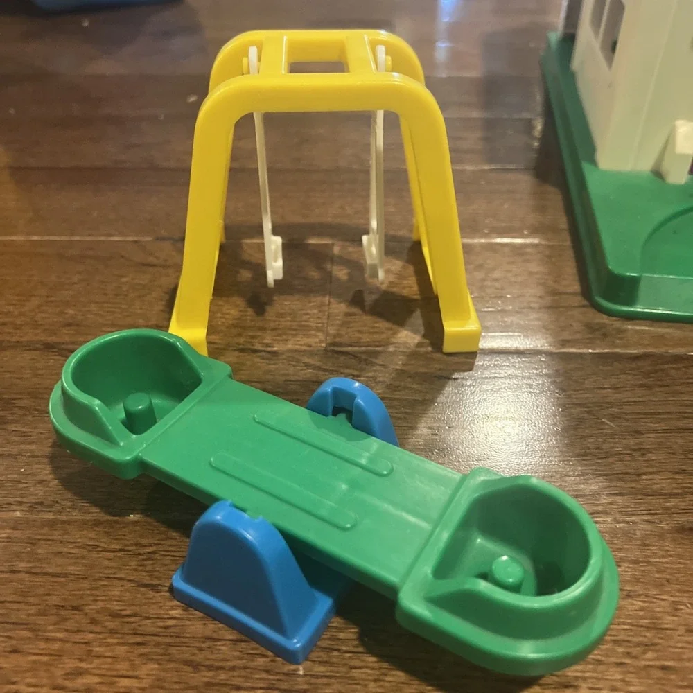 Vintage Barney The Dinosaur School Play House with 4 Accessories